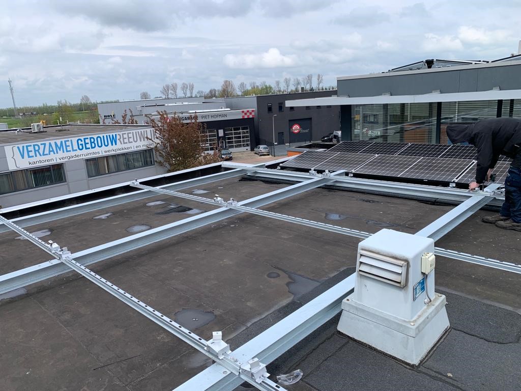 Zonnepanelen bij Verzamelgebouw Reeuwijk